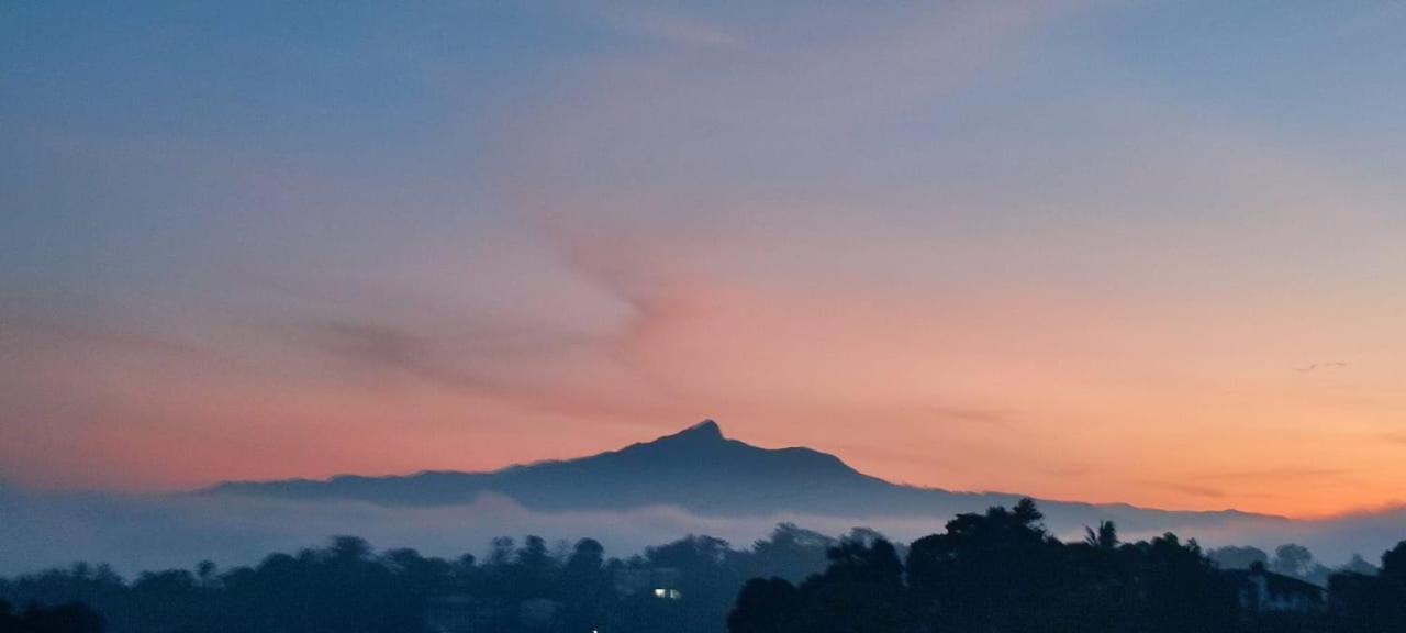 The Tenthola Kandy Eksteriør bilde