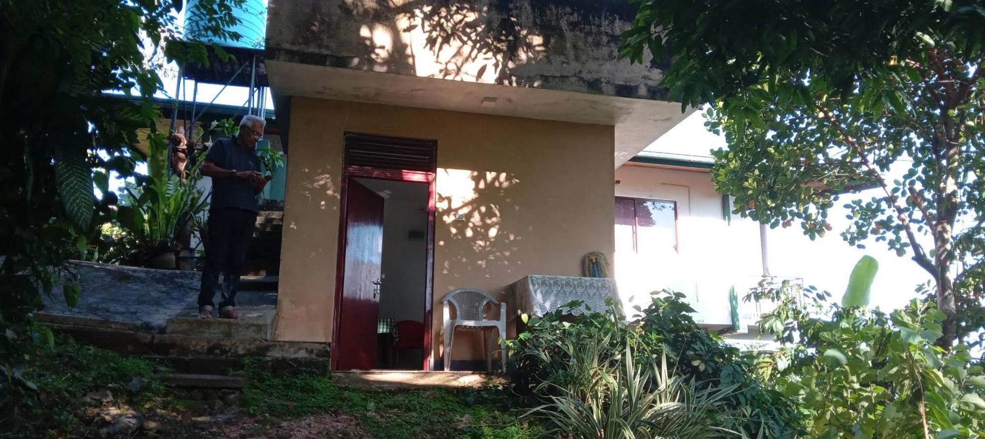 The Tenthola Kandy Rom bilde